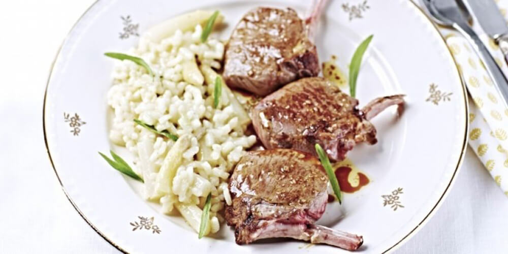 Côtelettes d'agneau, risotto aux asperges blanches